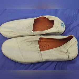 TOMS Mens size 11